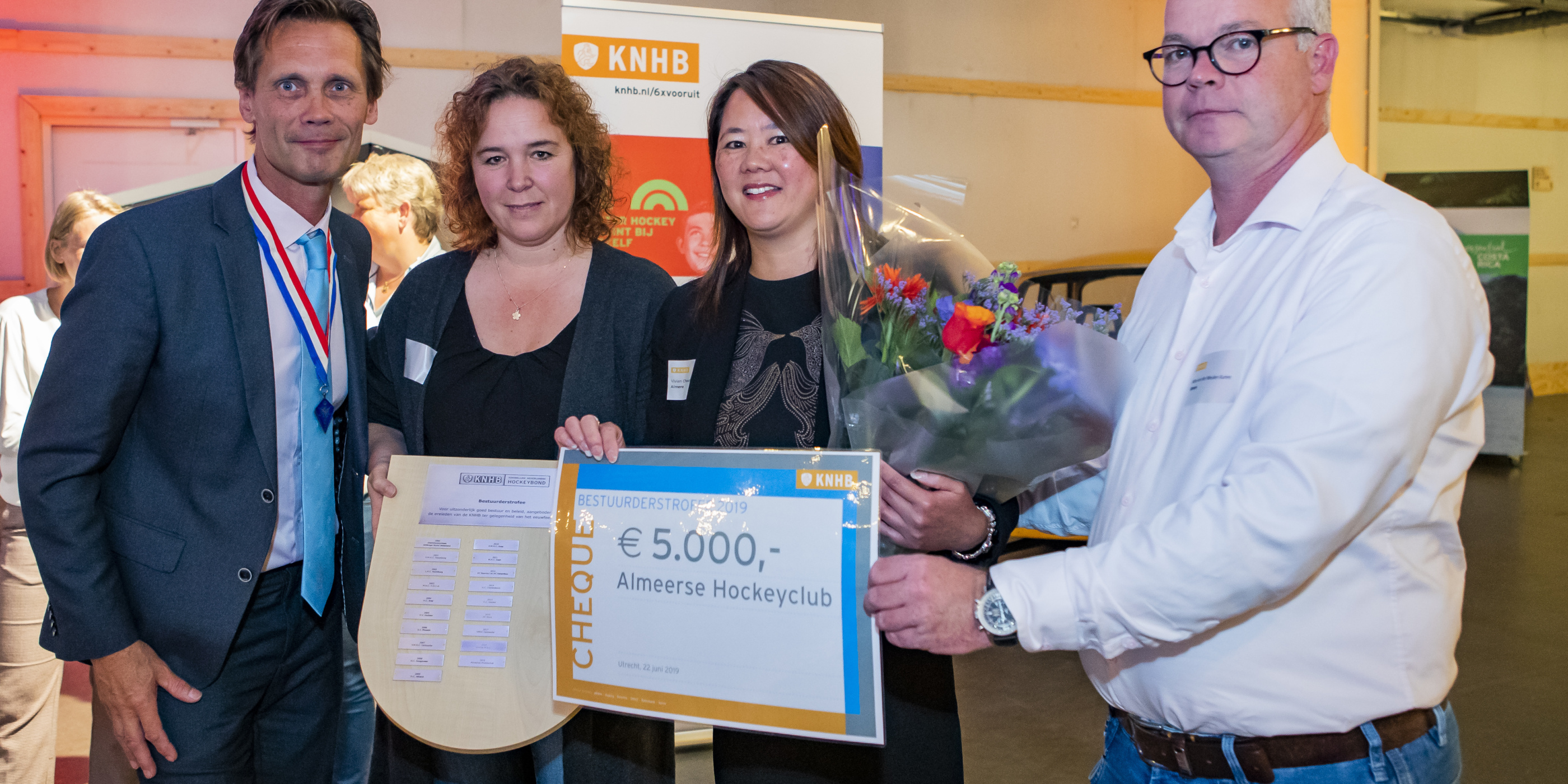 Win jij € 5.000 voor jouw vereniging? Doe mee met de KNHB bestuurderstrofee!